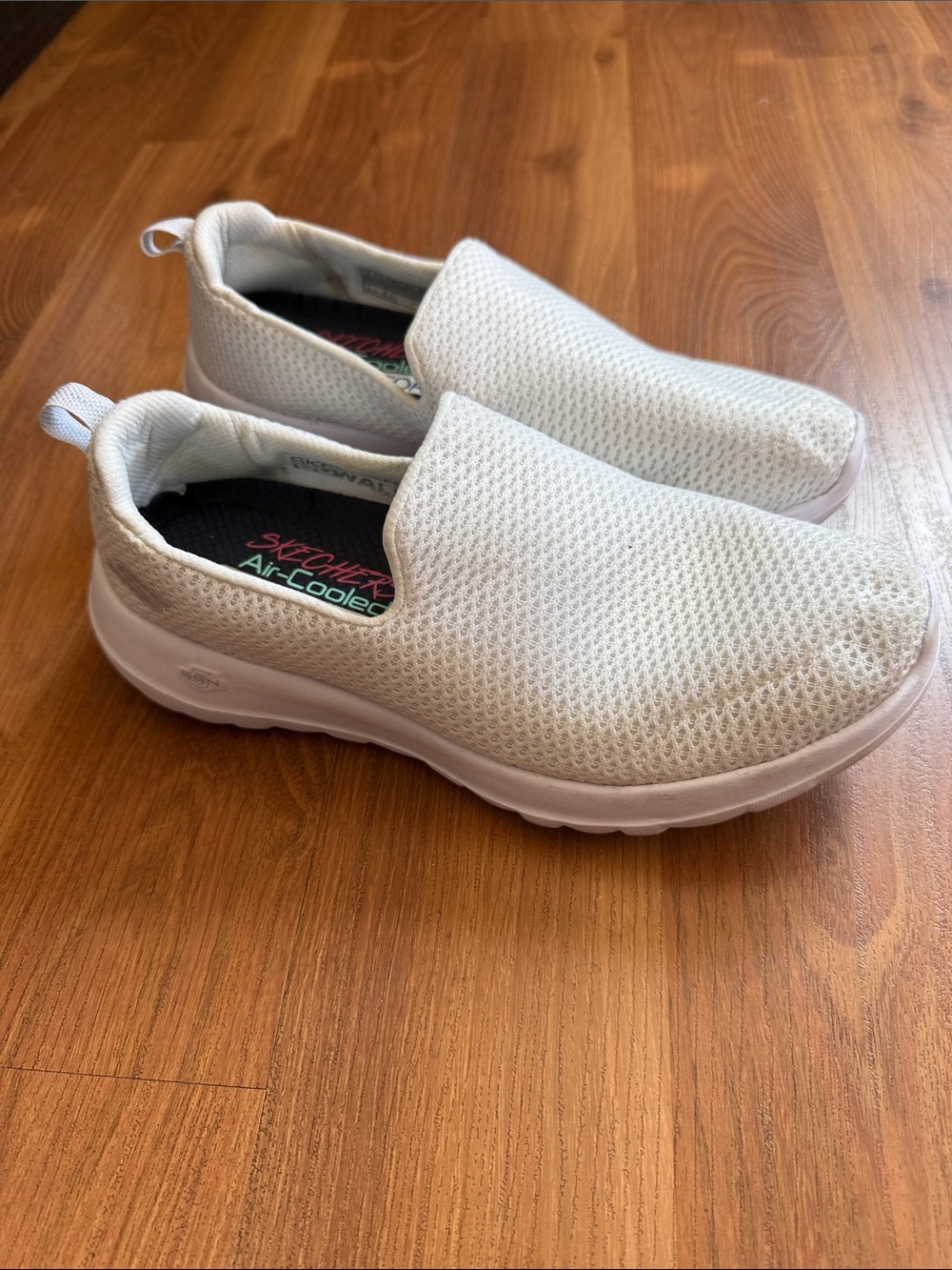 Skechers White Slip-On Mesh Sneakers. Air-Cooled Memory Foam Gen 5